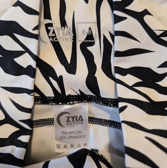 Zyia active womens zebra print highwaisted leggings with pockets size 6-8 - Picture 5 of 5